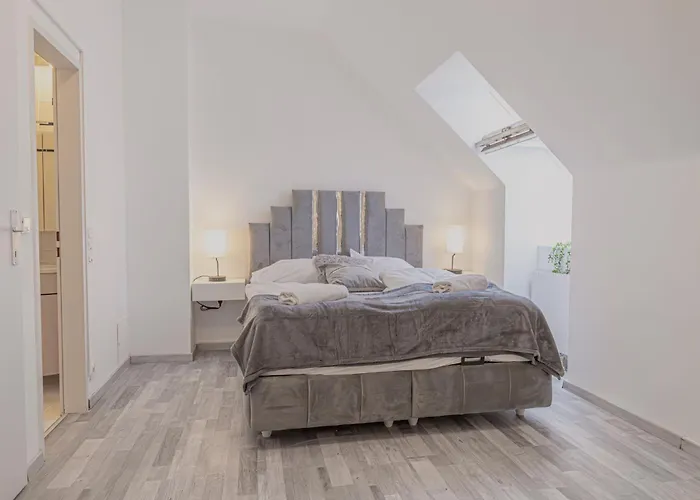 Spacious 2br & 1lr Very In