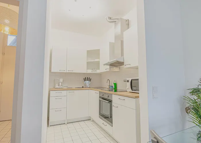 Spacious 2br & 1lr Very In Апартаменты *