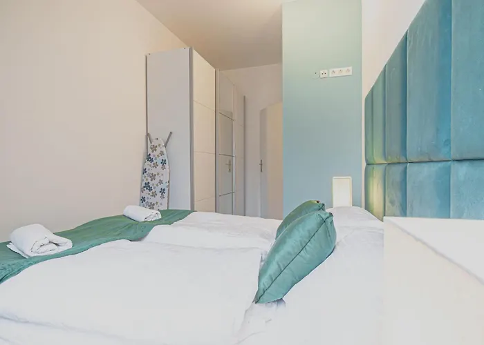 Apartment Spacious 2br & 1lr Very In Vienna