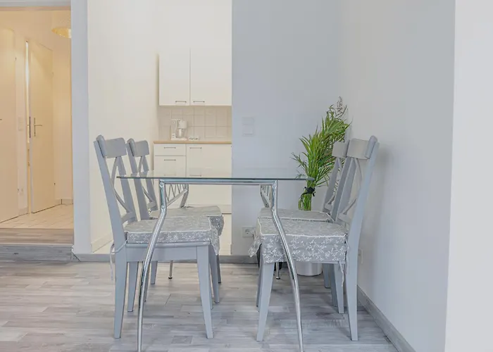 Spacious 2br & 1lr Very In