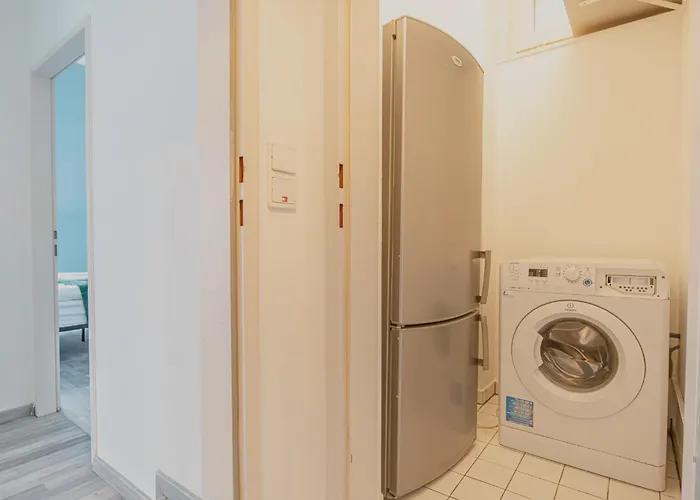 Spacious 2br & 1lr Very In Apartment Vienna