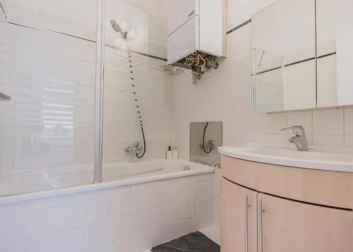 Spacious 2br & 1lr Very In Апартаменты Вена