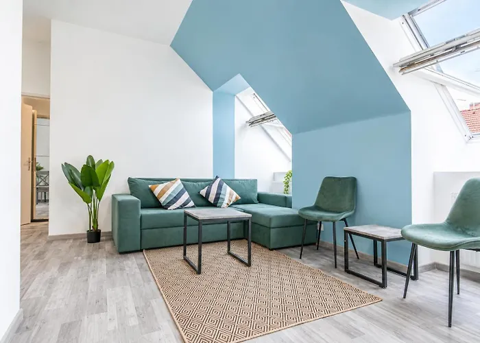 Spacious 2br & 1lr Very In *