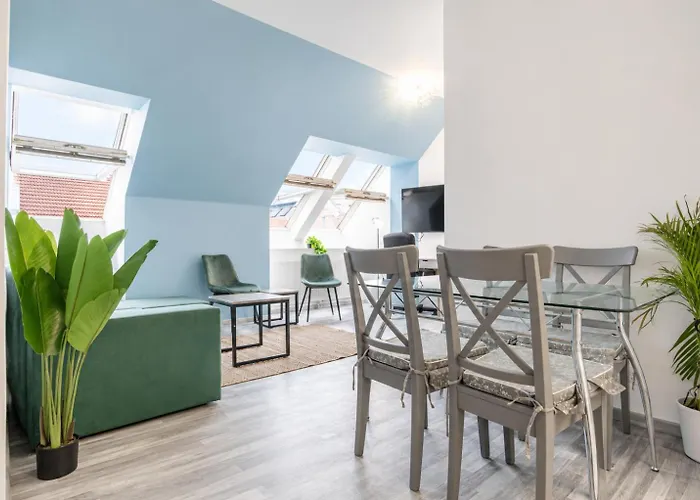Spacious 2br & 1lr Very In Apartment *